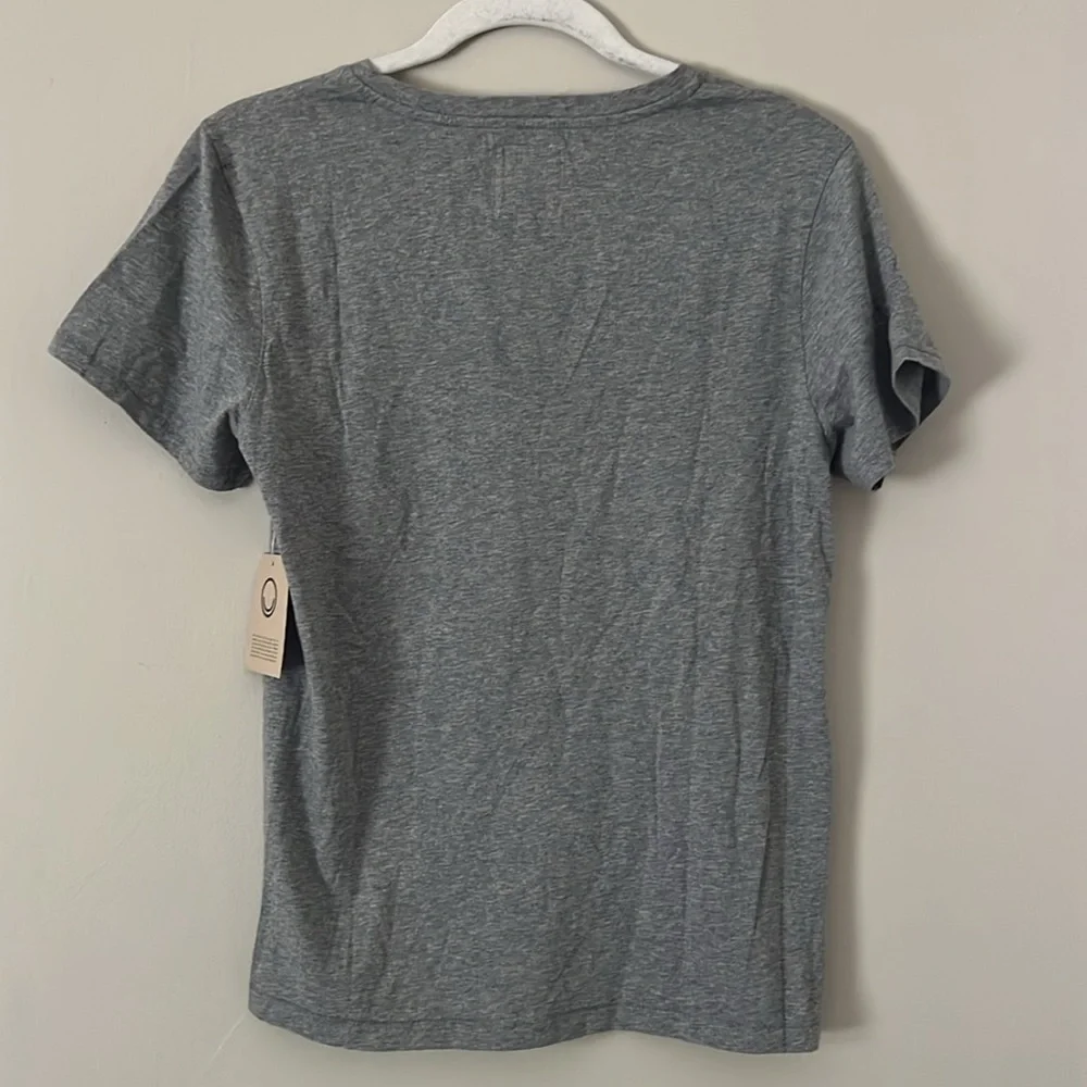 NWT For Days Gray Daily Crew Short Sleeve T-Shirt Small - Picture 4 of 4